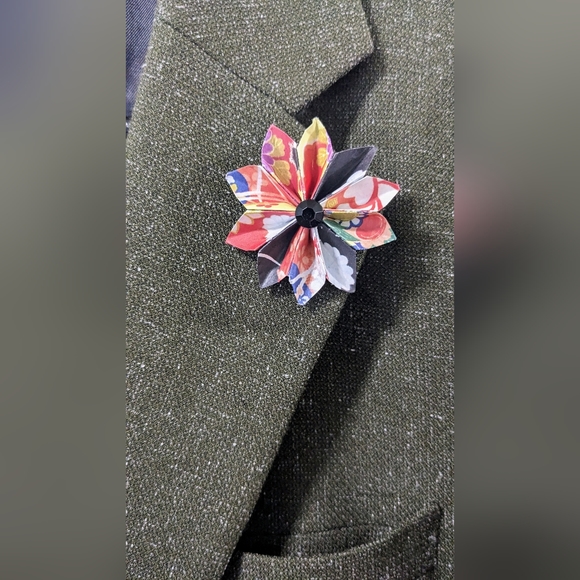 Kimono Flower Lapel Pin - Picture 3 of 7
